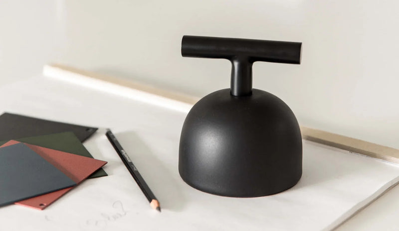 XLBoom - XLBoom Carry Away Briefbeschwerer | Schwarz - Silber | Edelstahl - sarto Tailored Interiors Group