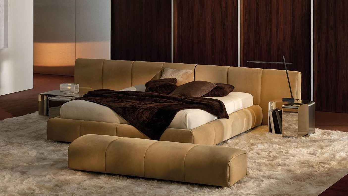 Ruffle bed